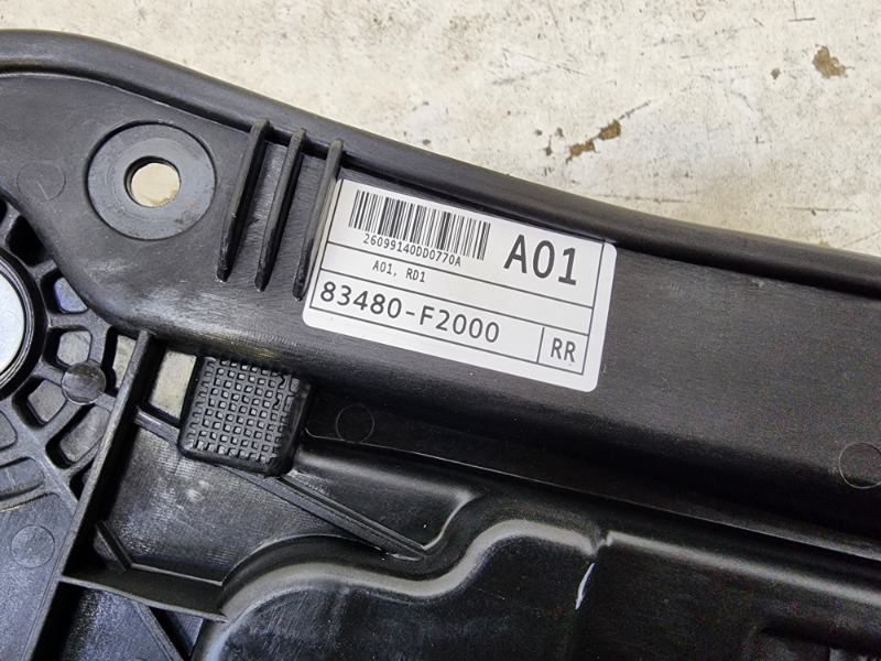 Стеклоподъемник электр. задний правый