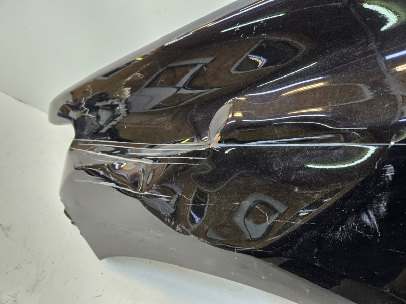 Крыло переднее левое