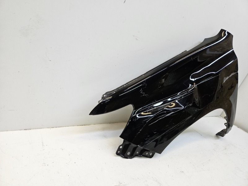 Крыло переднее левое