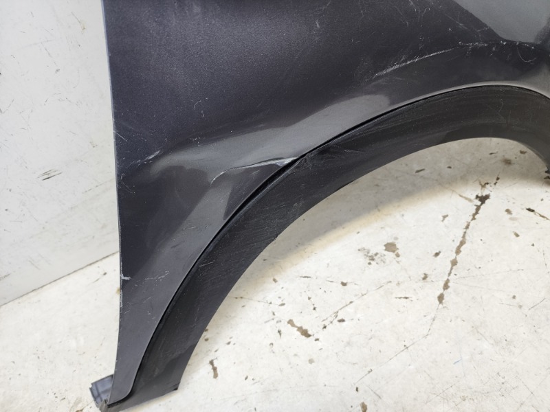 Крыло переднее правое