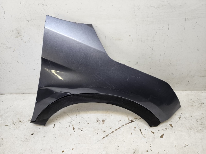 Крыло переднее правое