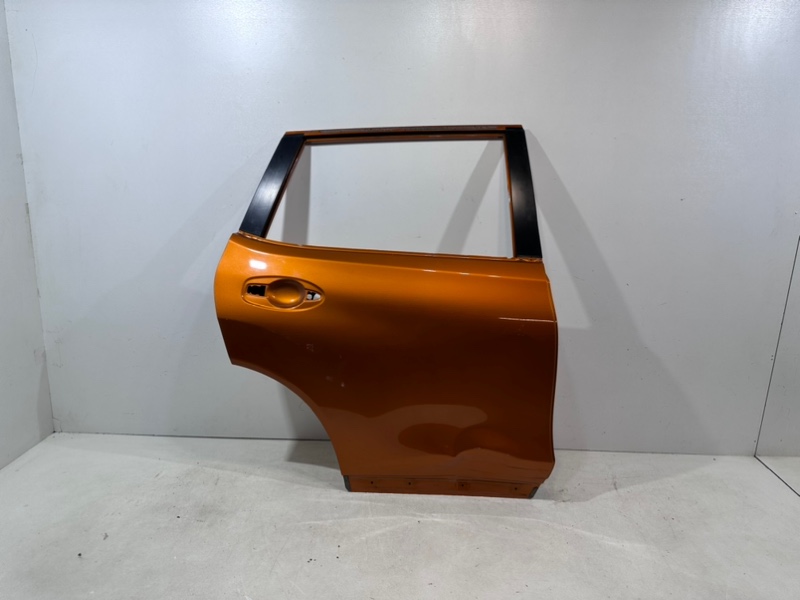 Дверь задняя правая