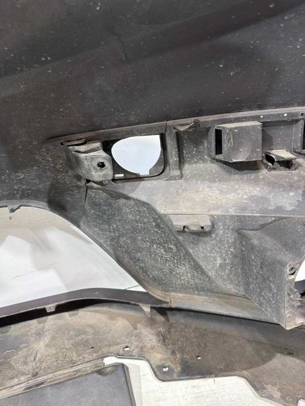 Бампер передний