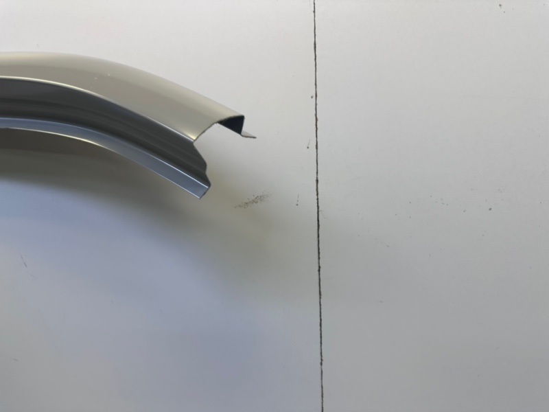 Кузовной элемент