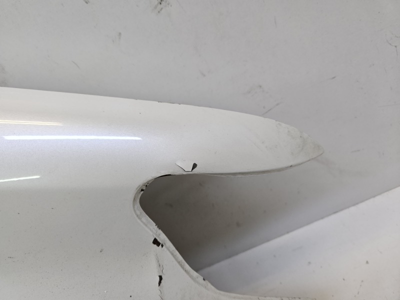 Крыло переднее правое