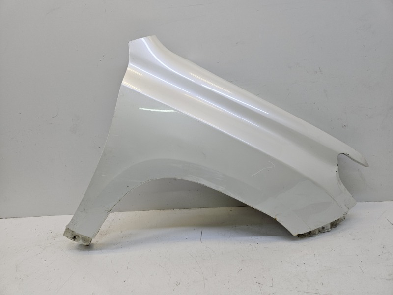 Крыло переднее правое