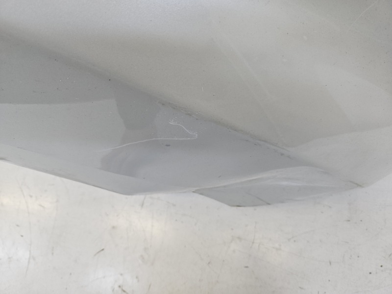 Крыло переднее правое