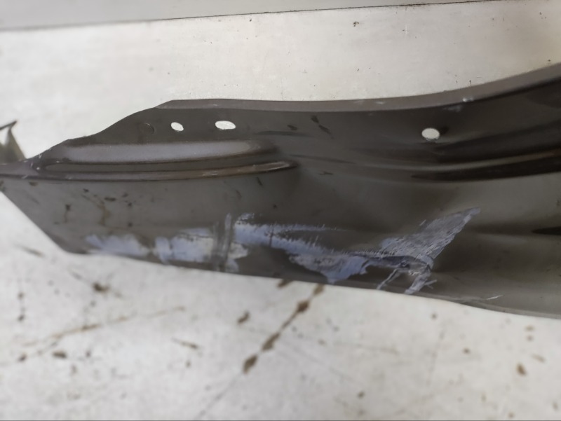 Крыло переднее левое