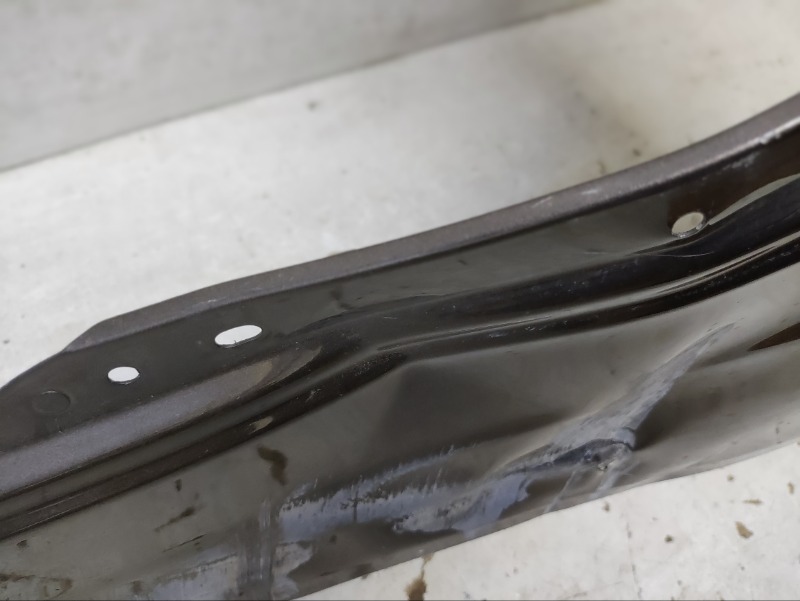 Крыло переднее левое