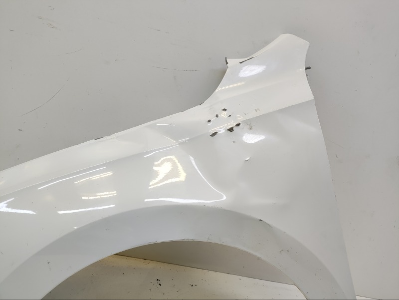 Крыло переднее левое