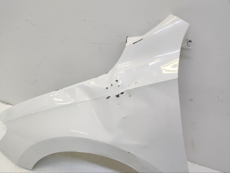 Крыло переднее левое