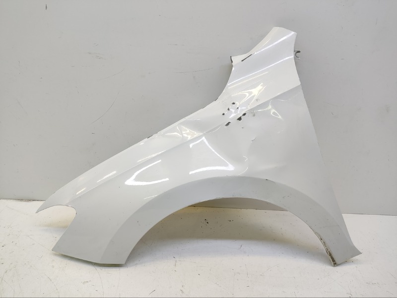 Крыло переднее левое