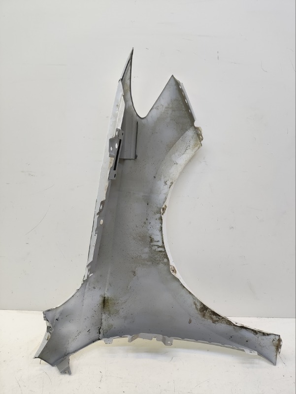 Крыло переднее левое