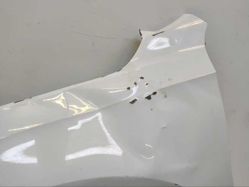 Крыло переднее левое