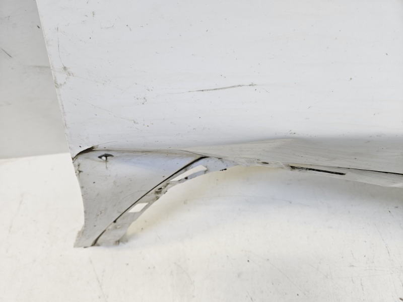 Крыло переднее правое