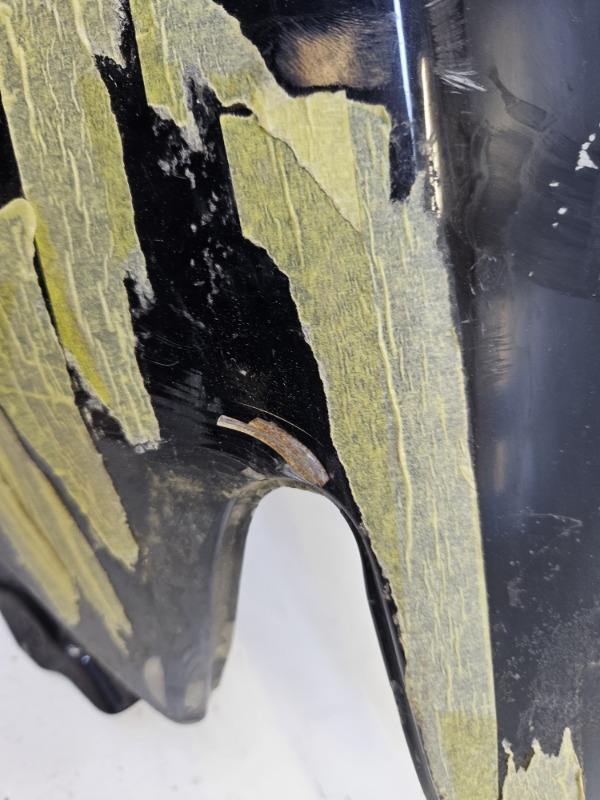 Крыло переднее правое