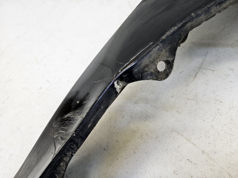 Крыло переднее правое