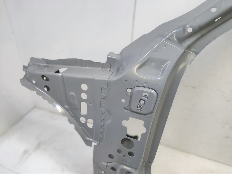 Кузовной элемент