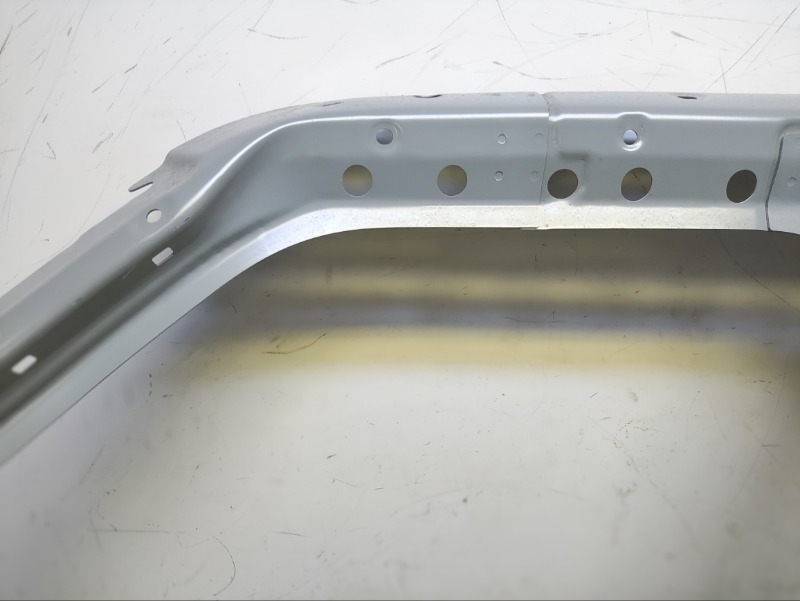 Кузовной элемент