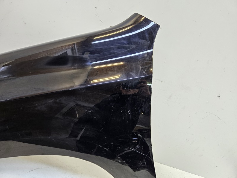 Крыло переднее левое