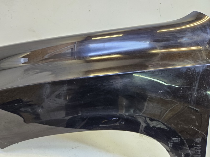 Крыло переднее левое