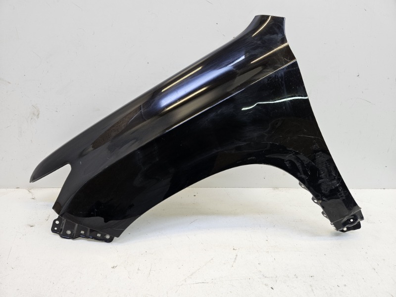 Крыло переднее левое