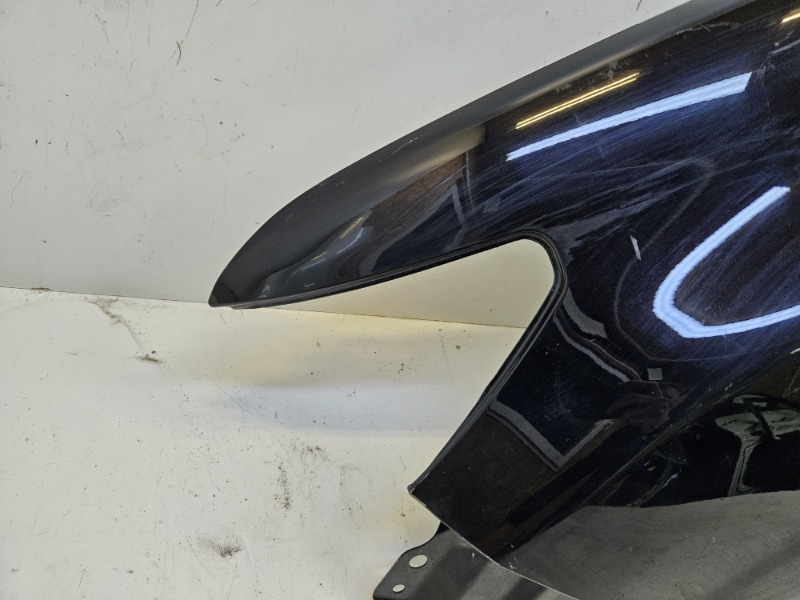 Крыло переднее левое