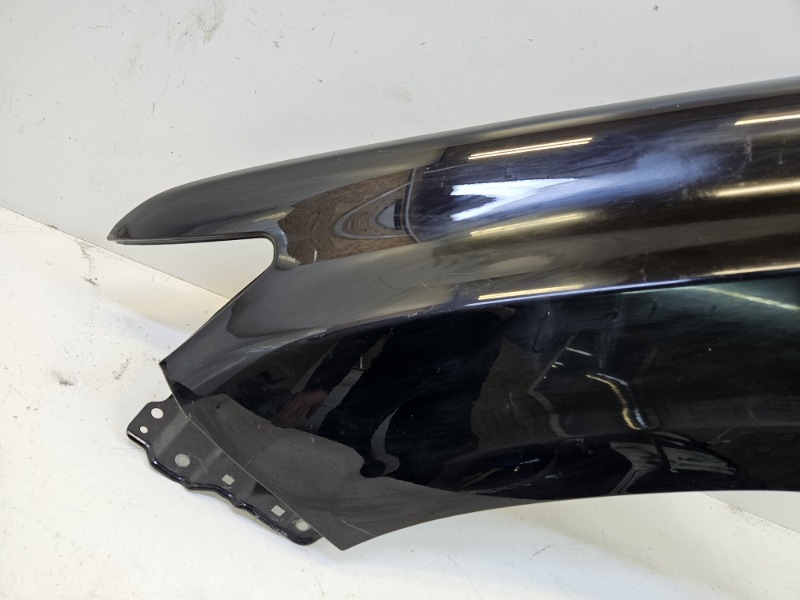 Крыло переднее левое