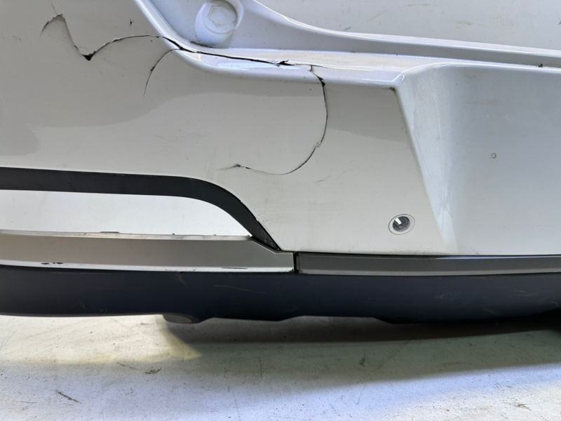 Бампер задний