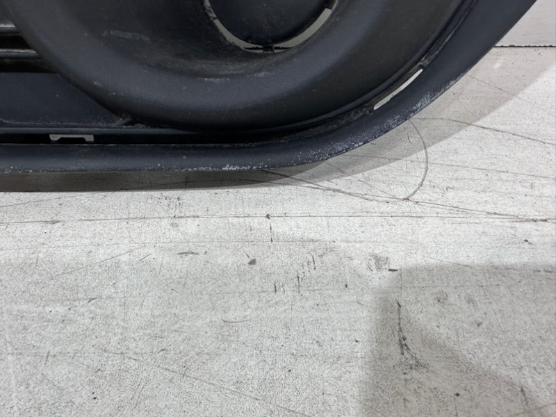 Рамка противотуманной фары правой