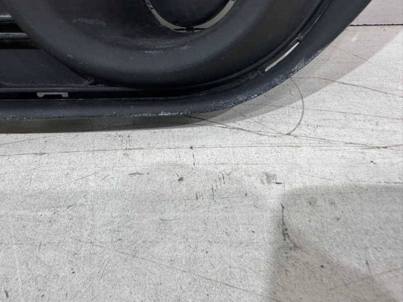 Рамка противотуманной фары правой