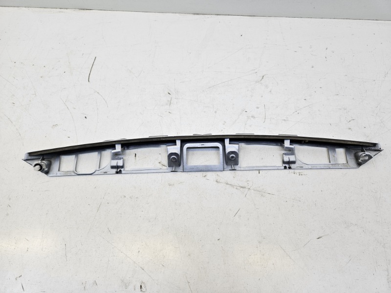 Накладка крышки багажника