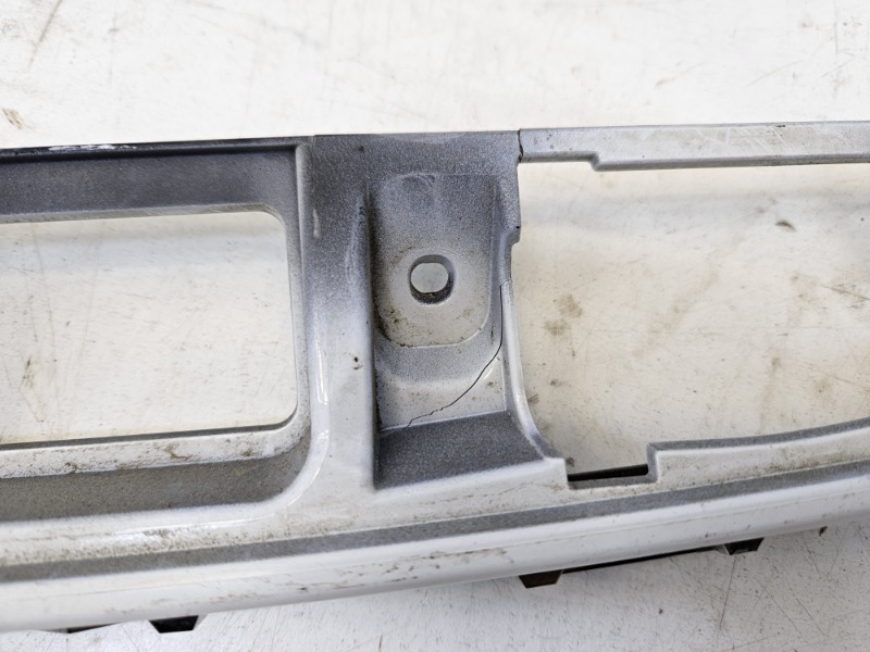 Накладка крышки багажника