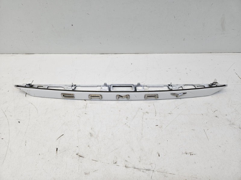 Накладка крышки багажника