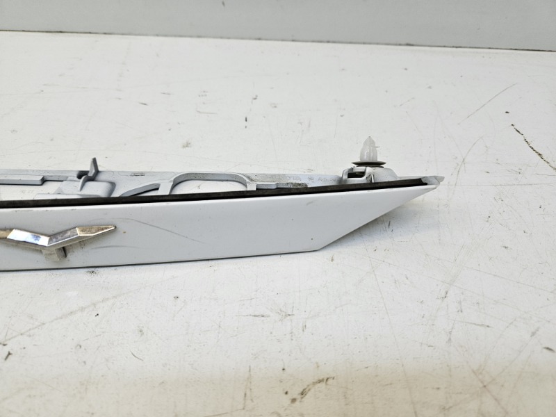 Накладка крышки багажника