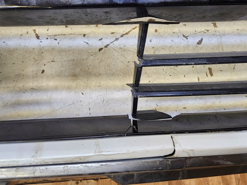 Бампер передний