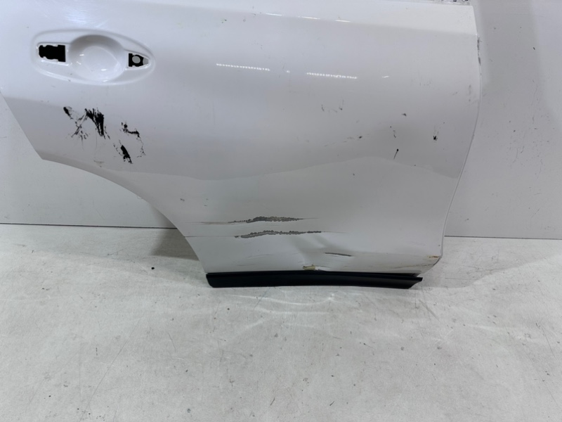 Дверь задняя правая