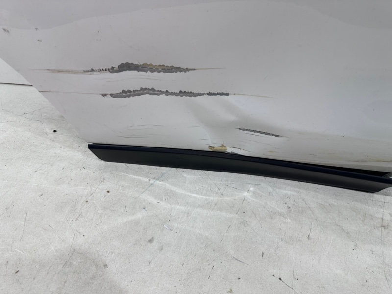 Дверь задняя правая