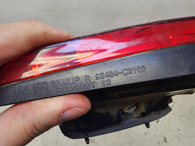 Фонарь задний правый