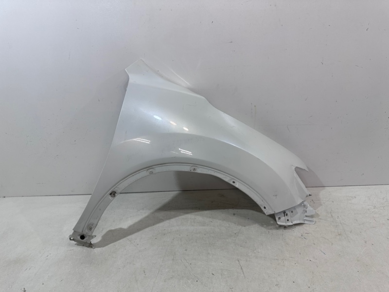 Крыло переднее правое