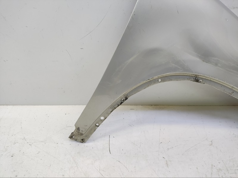 Крыло переднее правое