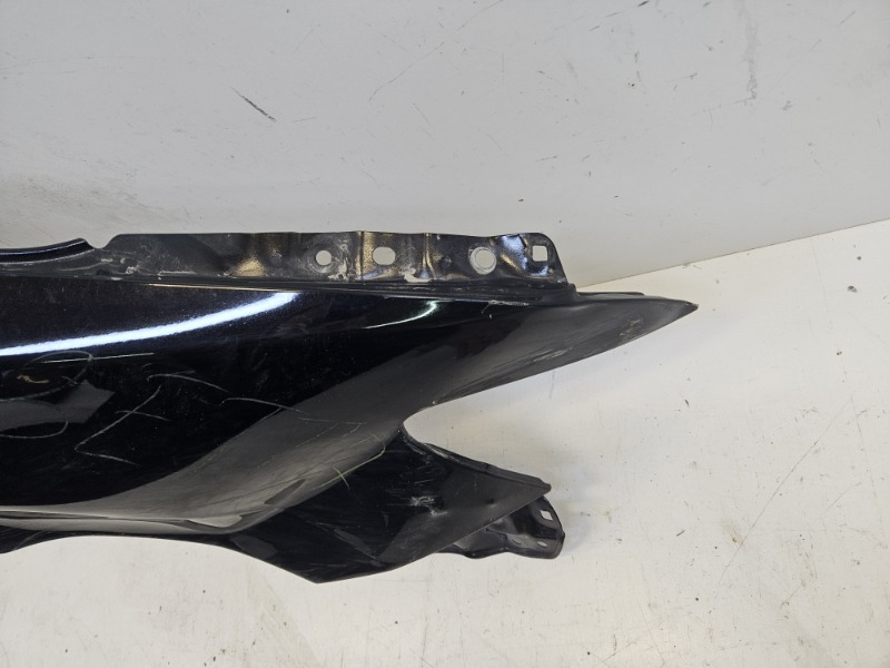 Крыло переднее правое