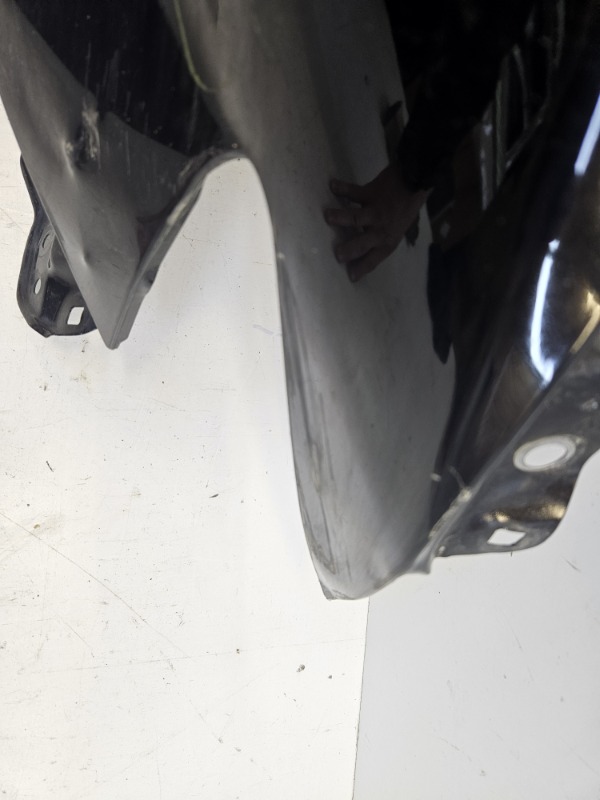 Крыло переднее правое