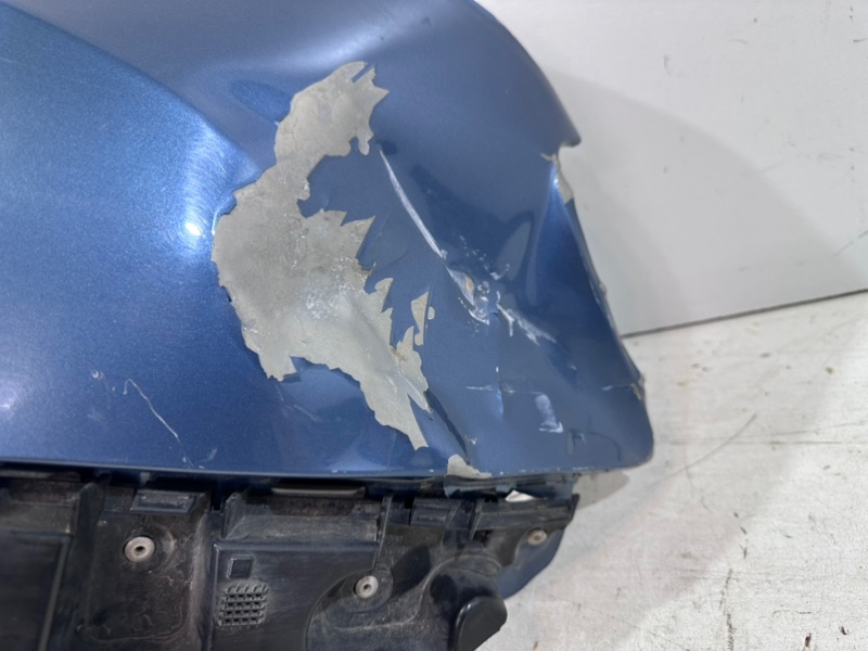 Крыло переднее правое