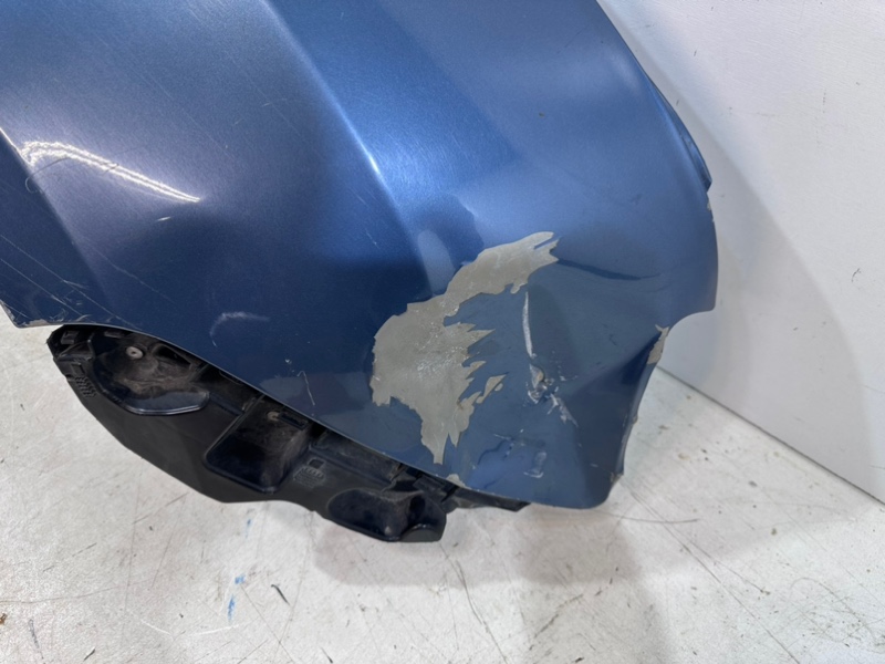 Крыло переднее правое