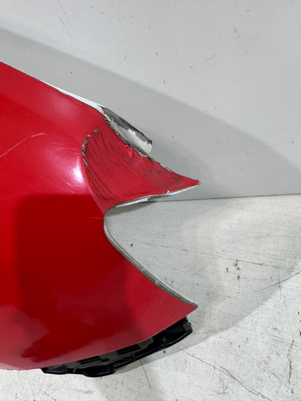 Крыло переднее правое