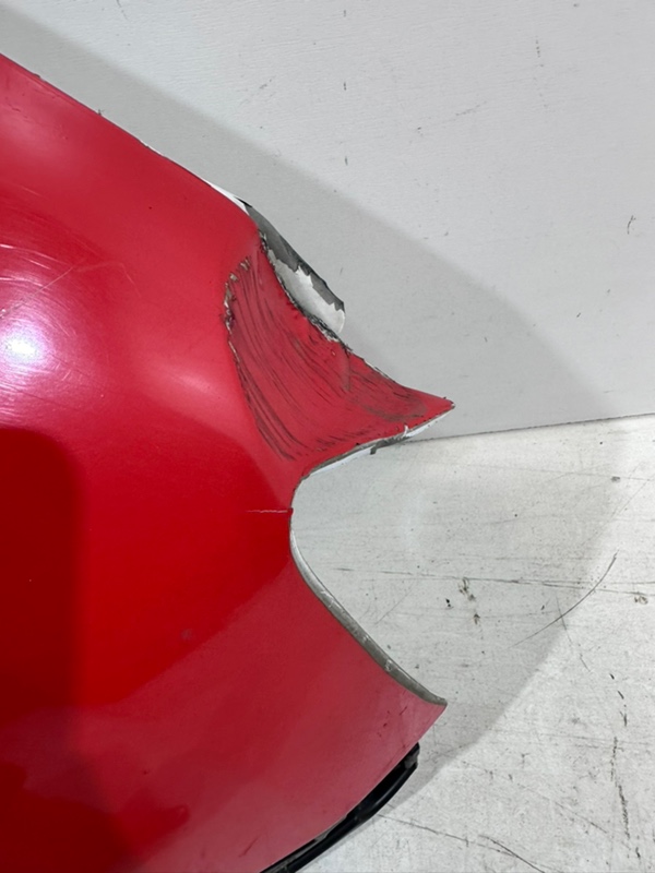 Крыло переднее правое