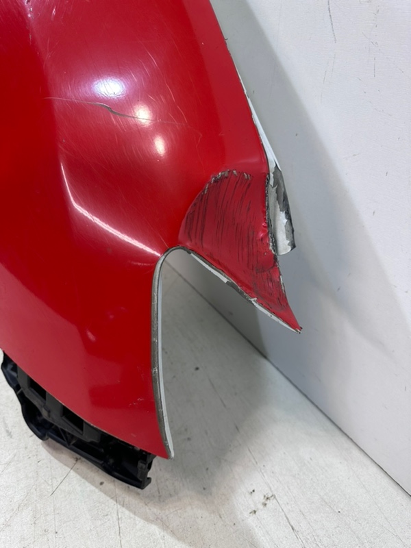 Крыло переднее правое