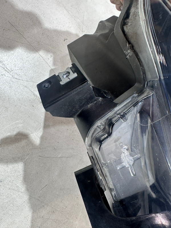 Фара правая