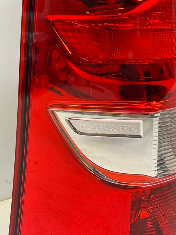 Фонарь задний левый